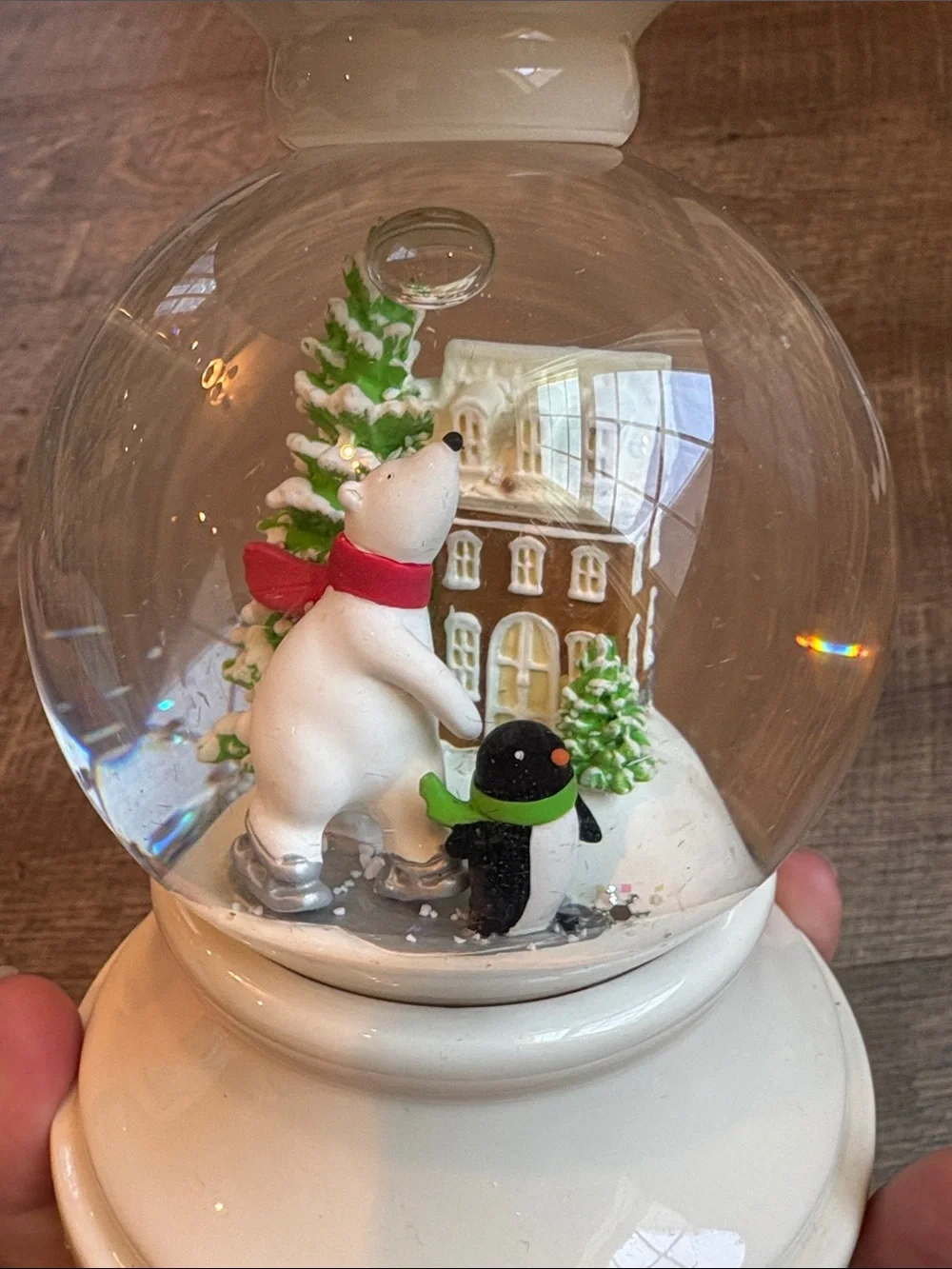 Bath and Body Works Snowglobe Pedestal Candle Holder Polar Bear Holiday 6-3/8”H